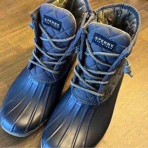 Sperry 8.5 quilted duck boots